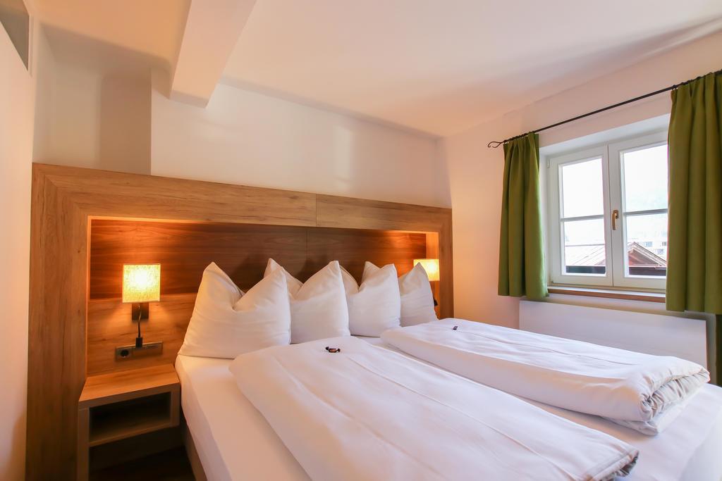 Hotel - Wirts'Haus "Zum Schweizer" Lofer Eksteriør billede